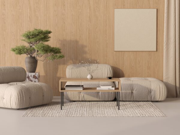 Nízký dřevěný konferenční stolek s kovovými nohami