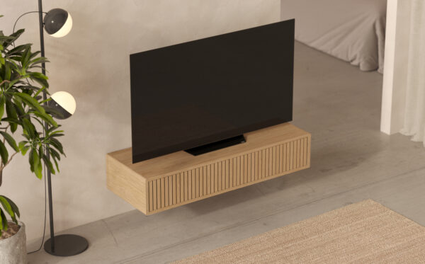 Kompaktní závěsný dubový TV stolek s lamelovým dubovým čelem s dvířky, 120 cm