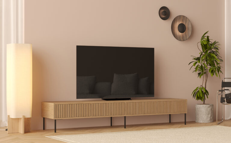 Moderní dubový TV stolek s úložným prostorem s kovovými nohami s lamelovým dubovým čelem s dvířky, 240 cm